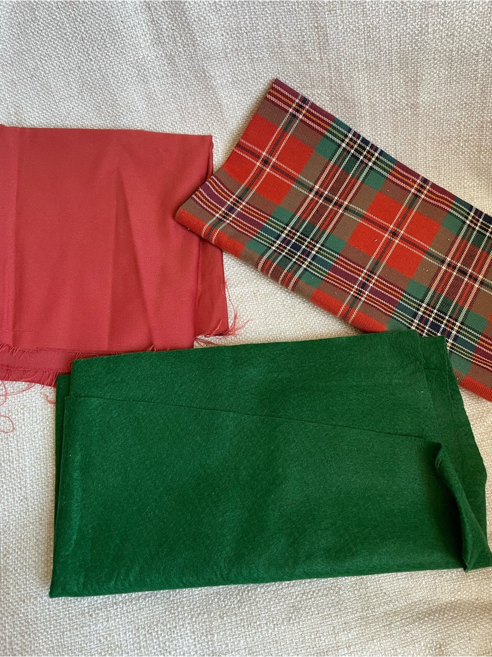 Christmas Red Green Red Fabric Remnants Lot